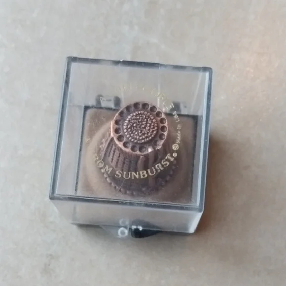 Assorted Collectible Thimbles Set - Picture 16 of 16